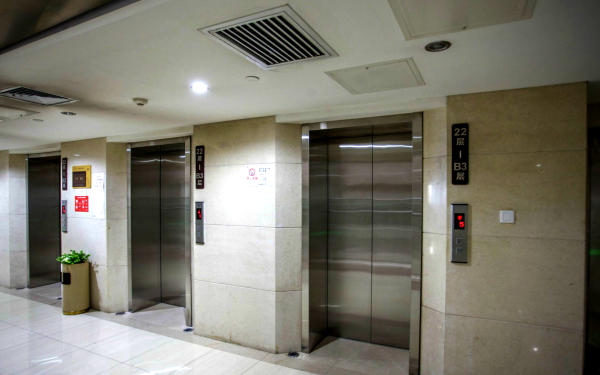 首层电梯间